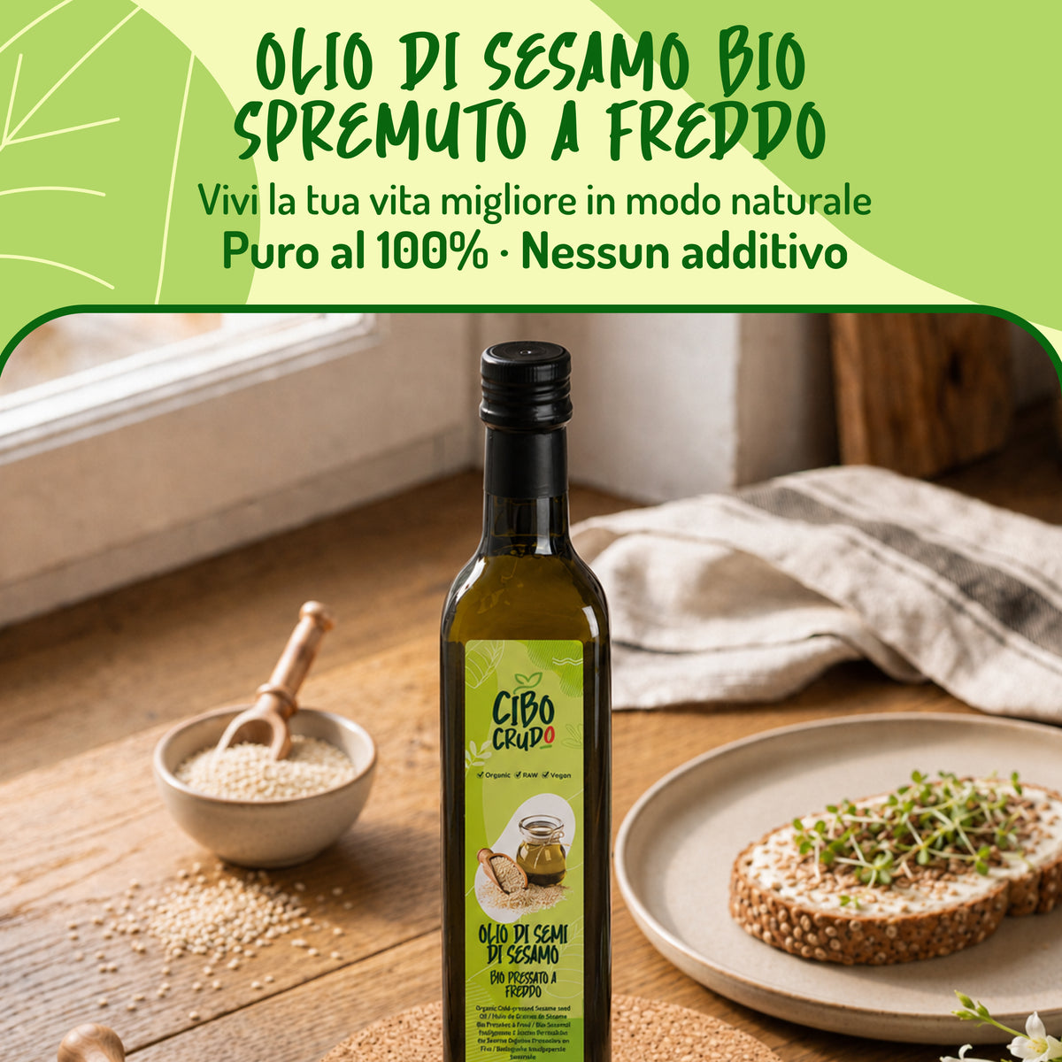 Bottiglia di olio di sesamo Cibo Crudo su tavolo di legno, accanto a fetta di pane con germogli e ciotola di semi